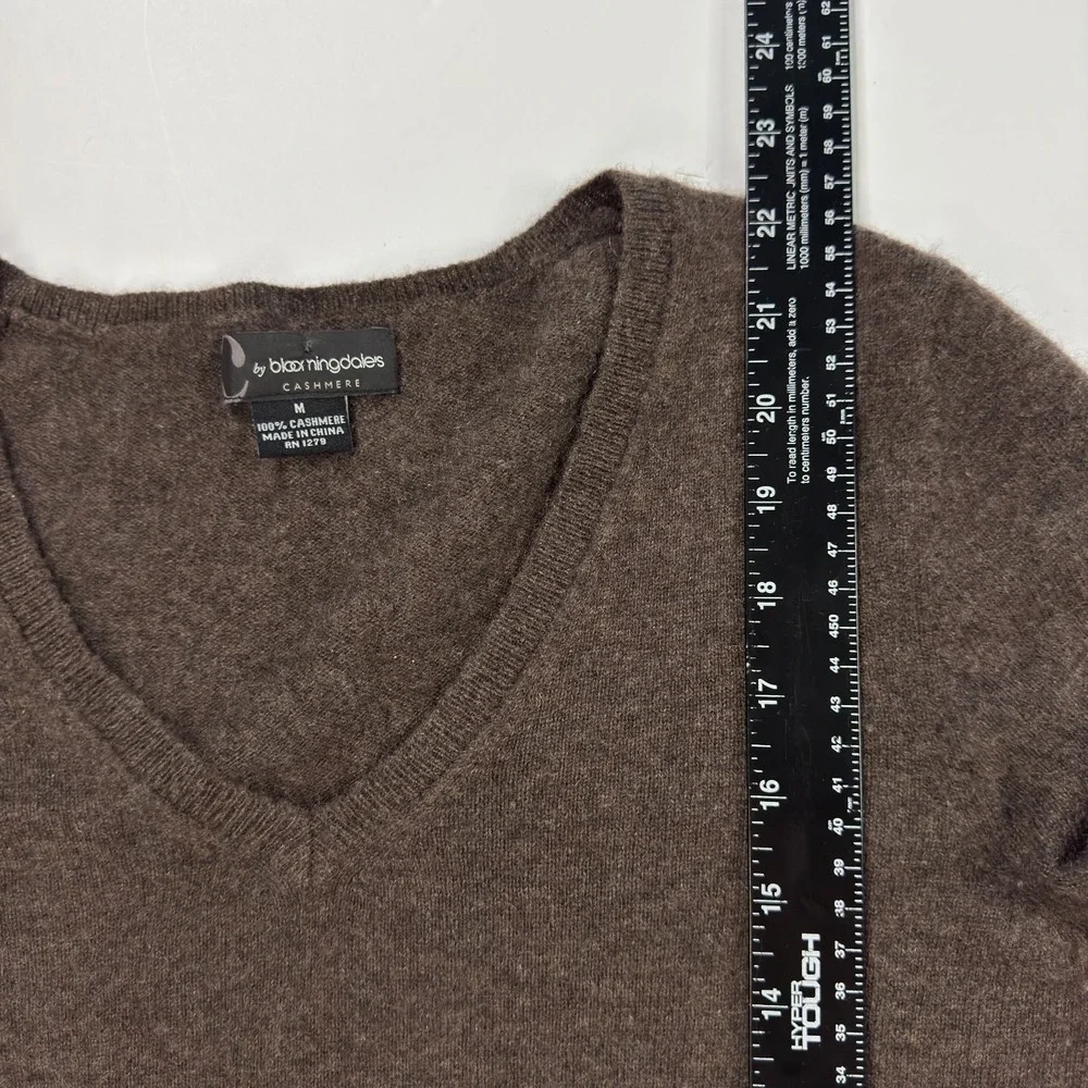 C by Bloomingdale's Cashmere Sweater Womens Size M V-Neck Pullover Brown - Picture 6 of 7